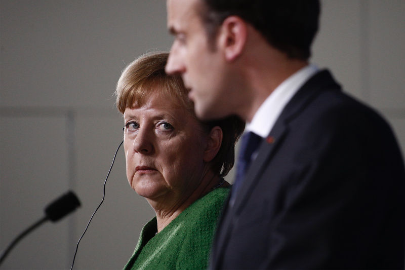 emmanuel-makron-angela merkel-greekschannel