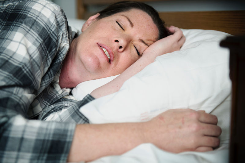Γιατί μας κόβεται η ανάσα στον ύπνο;