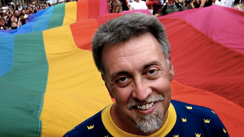 gilbert baker: «Έφυγε», αλλά το Ουράνιο Τόξο του ζει