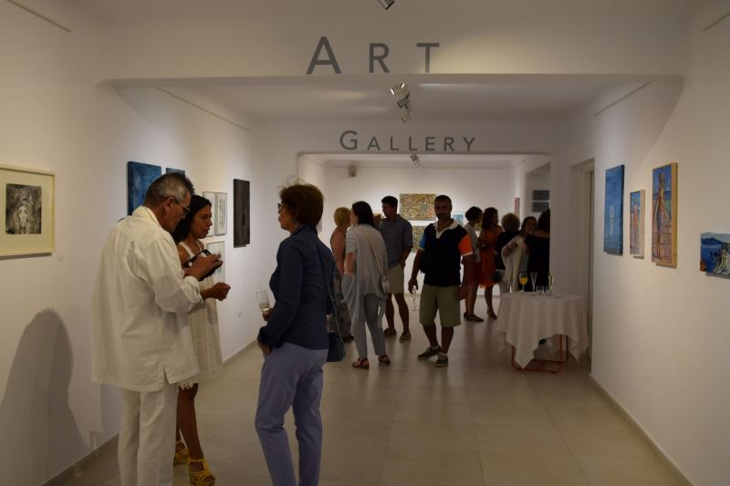 Η aqua gallery εγκαινίασε την έκθεση «Η Τέχνη ταξιδεύει»