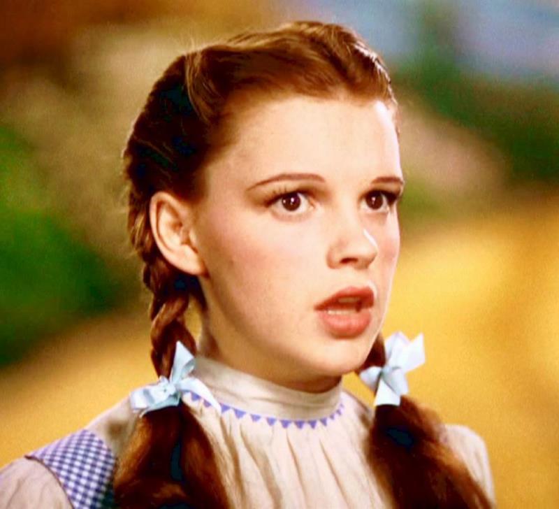 judy garland: Ένα αστέρι γεννιέται… ζωή σαν παραμύθι 