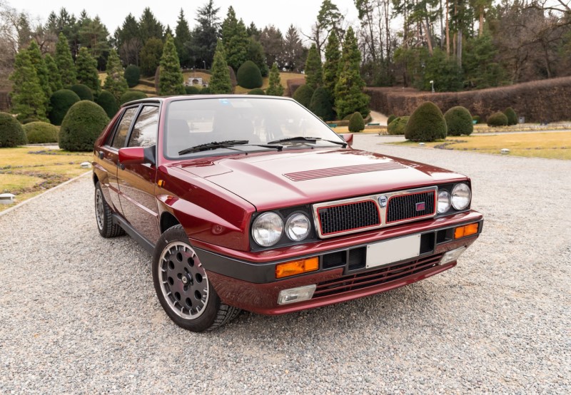 lancia delta s4 ενα υπέροχο κόκκινο αυτοκίνητο