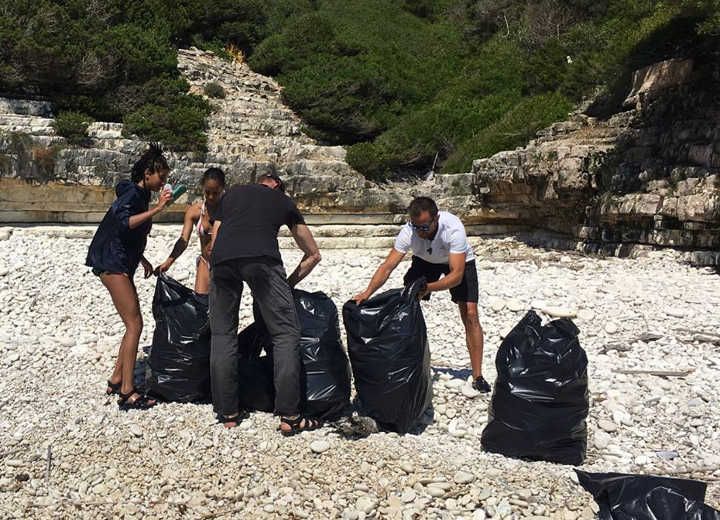 Οι σταρς του Χόλιγουντ σε ρόλο… σκουπιδιάρη!