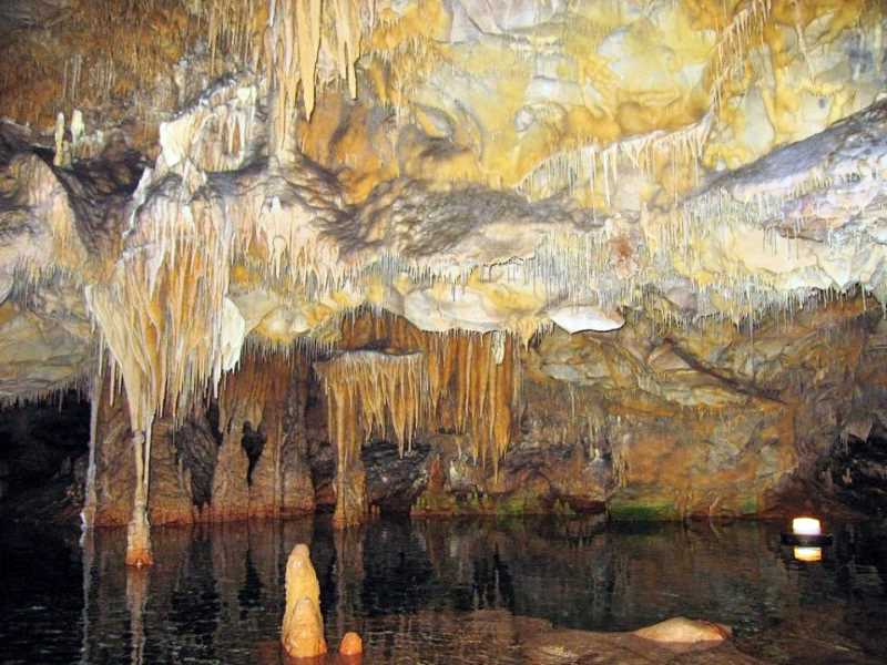 Σπήλαια Διρού: Το θαύμα των θεών και των ανθρώπων…