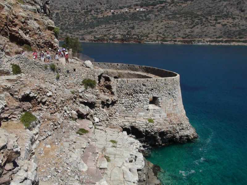 Σπιναλόγκα: Το νησί των ζωντανών-νεκρών