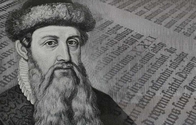 Johannes Gutenberg ή Ιωάννης Γουτεμβέργιος  θεωρείται ο «πατέρας» της μηχανικής εκτύπωσης