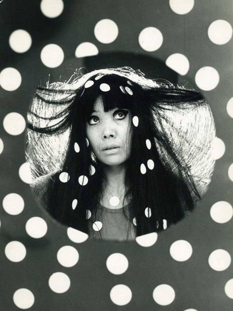 yayoi kusama: Η… ιέρεια του πουά