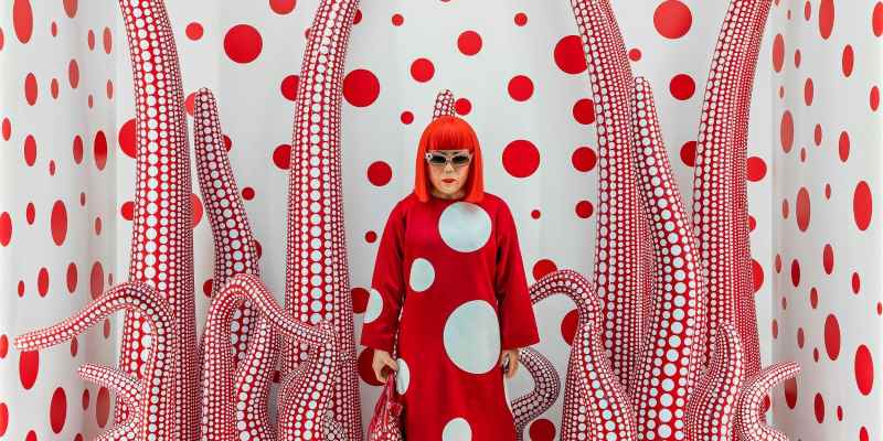 yayoi kusama: Η… ιέρεια του πουά